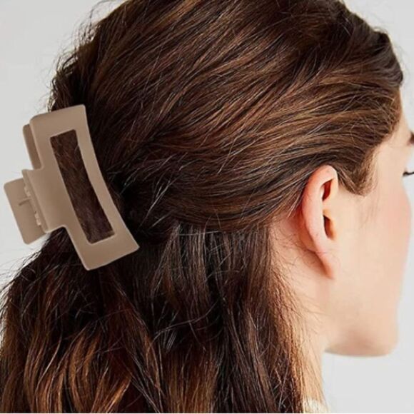 Matte Claw Clips   - Picture 5 of 6